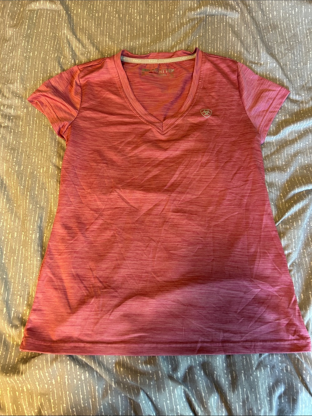 Ariat Heathered Rose V-Neck Short Sleeve Tee